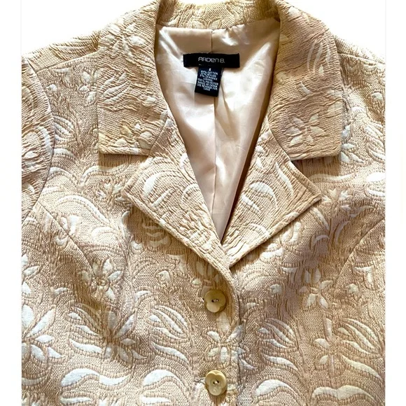 Arden B Brocade Cream & White Three Button Tie Blazer Jacket - Picture 2 of 10
